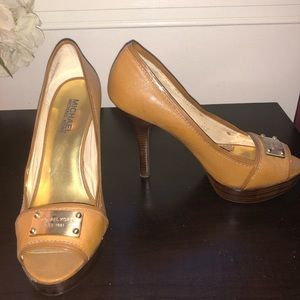 Michael kors peeptoes